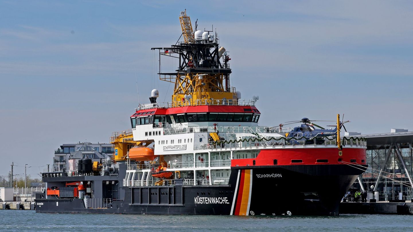 Die neue "Scharhörn" ist rund 105 Meter lang. Foto: Bernd Wüstneck/dpa