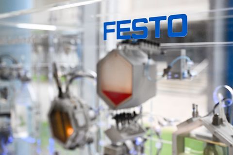 Der Automatisierungsspezialist Festo hat 2025 weniger Umsatz gemacht. (Archivbild) Foto: Bernd Weißbrod/dpa