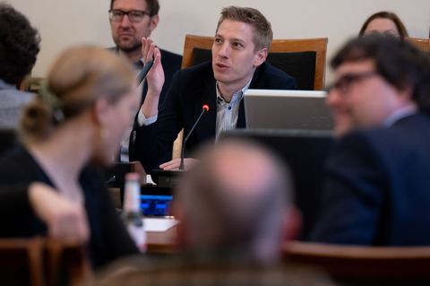 Dominik Krause, designierter Oberbürgermeister der Stadt München, startet eine neue Runde der Sondierungsgespräche. (Archivbild)