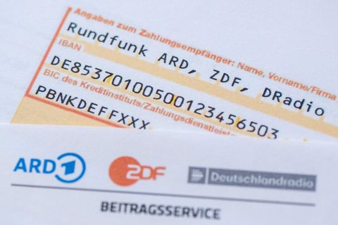 Ist die Berichterstattung der Öffentlich-Rechtlichen grob einseitig? (Symbolbild) Foto: Sebastian Kahnert/dpa