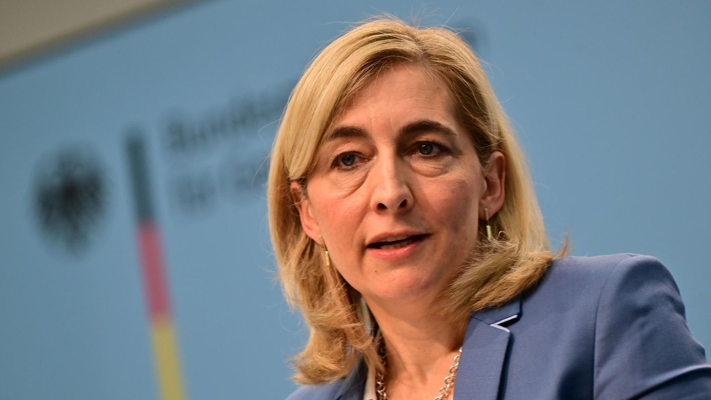 Steigende Kosten: Pflegereform: Warken plant mehr Belastung für Heimbewohner