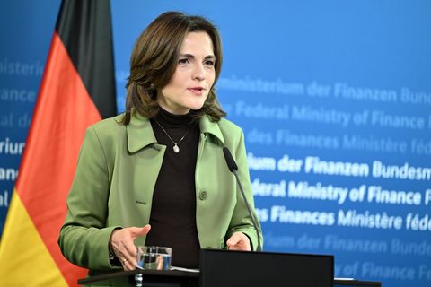 Elisabeth Kaiser (SPD), Beauftragte der Bundesregierung für Ostdeutschland, sieht die Streichung der Förderung von rund 200 Demo