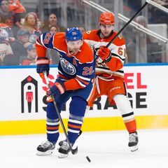 Leon Draisaitl ist zurück auf dem Eis. Foto: CODIE MCLACHLAN/The Canadian Press/dpa