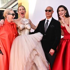 Der Cast von „Der Teufel trägt Prada 2“, wieder vereint: Nach 20 Jahren sind Meryl Streep, Emily Blunt, Stanley Tucci und Anne Hathaway noch einmal in ihre bekannten Rollen geschlüpft. Bei der Weltpremiere in New York war die Stimmung bestens.
