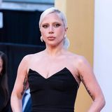 Lady Gaga steuerte gemeinsam mit Doechii einen Song zum Soundtrack von „Der Teufel trägt Prada 2“ bei und erschien ganz in Schwarz zur Weltpremiere.