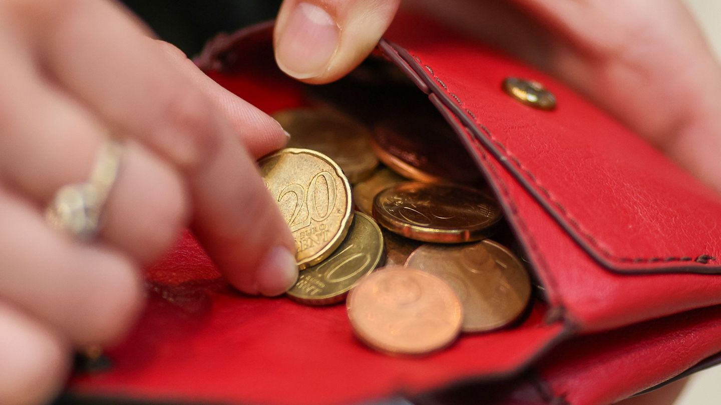 Fast jeder vierte Mensch in Sachsen-Anhalt gilt als armutsgefährdet. (Symbolbild) Foto: Jan Woitas/dpa
