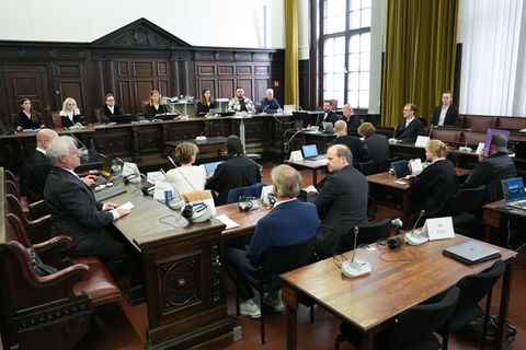 Die Hauptermittlungsführerin der Polizei beantwortete im Gericht Fragen. Foto: Marcus Brandt/Pool dpa/dpa