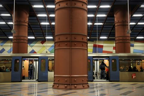 Eine Metro-Station in Lissabon