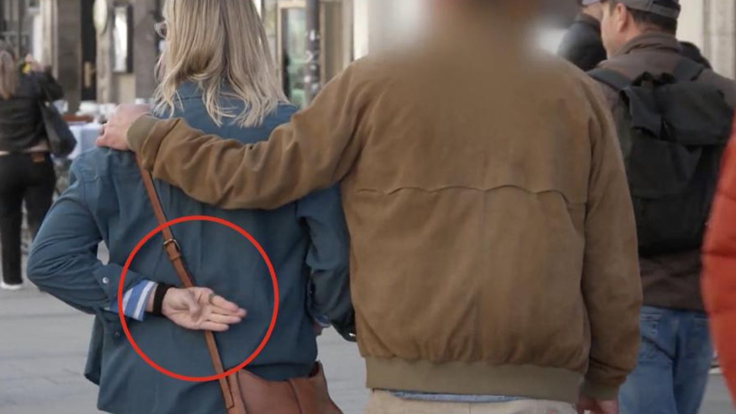 Für viele noch unbekannt: Reporterin testet stilles Hilfe-Handzeichen auf Straße: Hätten Sie es erkannt?