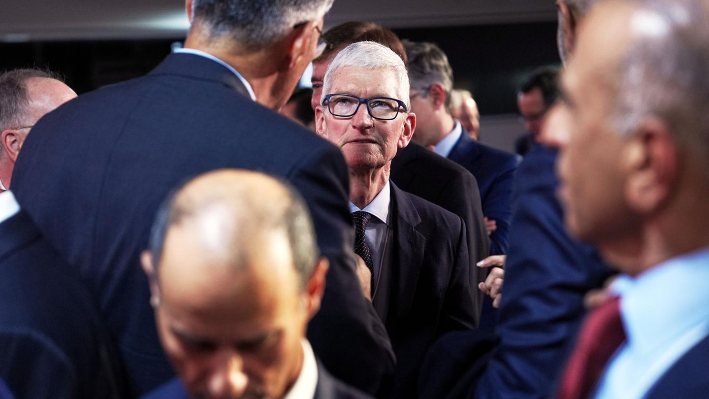 Tim Cook