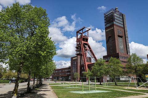 Das ehemalige Zechengelände im Gelsenkirchener Nordsternpark wird einer der Höhepunkte der IGA 2027. Foto: Oliver Berg/dpa