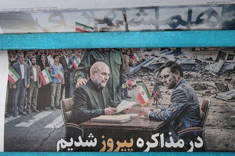 Iran: das cover einer Zeitung