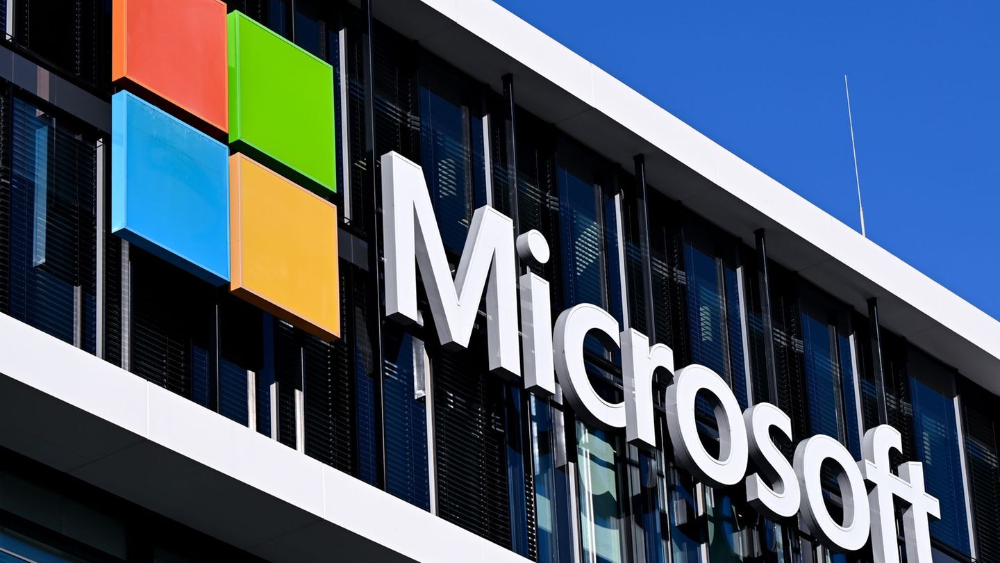 An den Schulen sollten unter anderem die Office-Produkte von Microsoft eingesetzt werden. (Symbolbild) Foto: Sven Hoppe/dpa