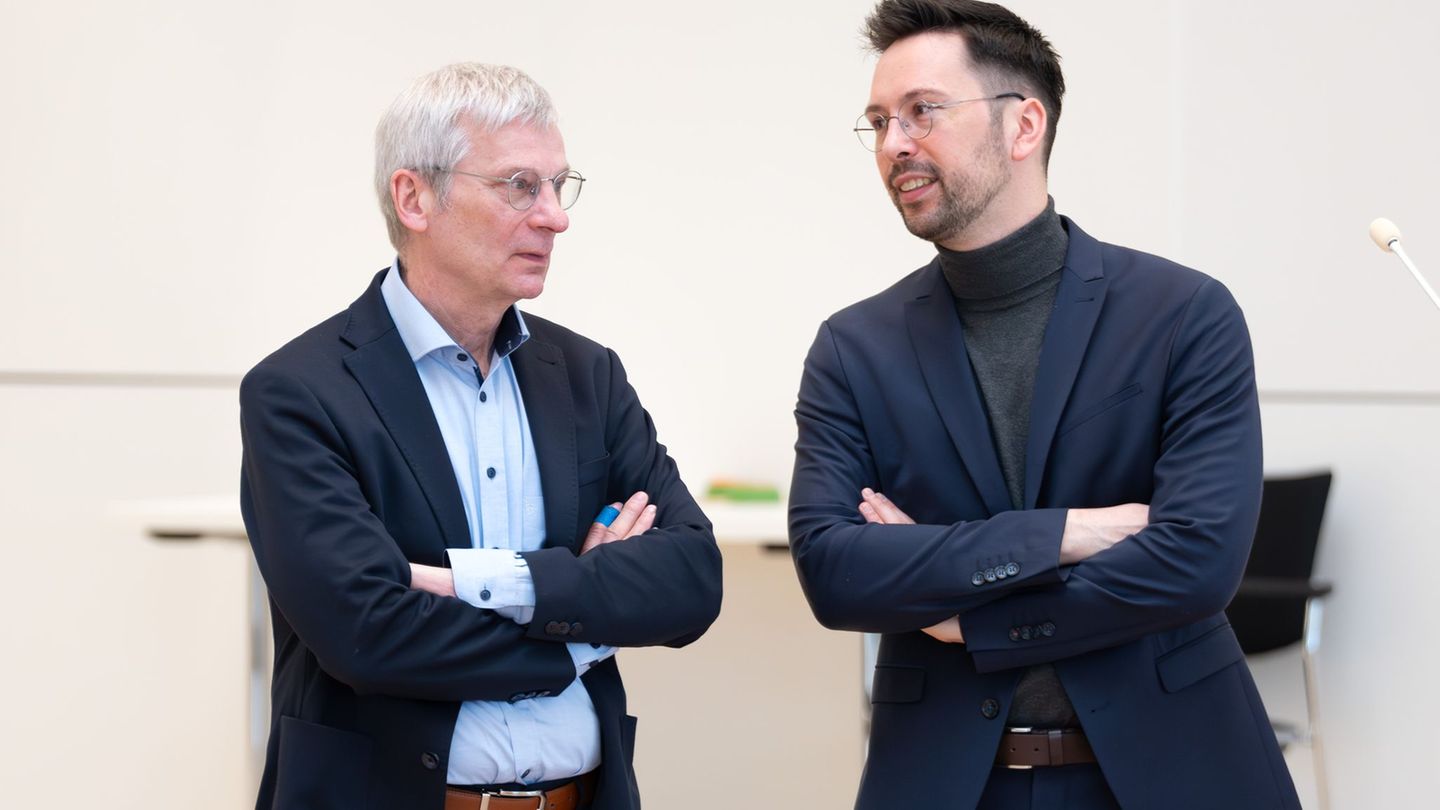 AfD-Fraktionschef Hans-Christoph Berndt (AfD) fordert ein stärkeres Vorgehen gegen die "reale Gewalt" in Brandenburg. Hier zusam