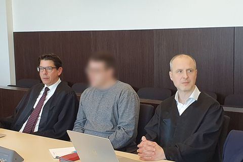 Durch eine rücksichtslose Raserei unter Drogeneinfluss kam eine Radfahrerin in Neuss ums Leben. (Archivbild) Foto: Martin Höke/d