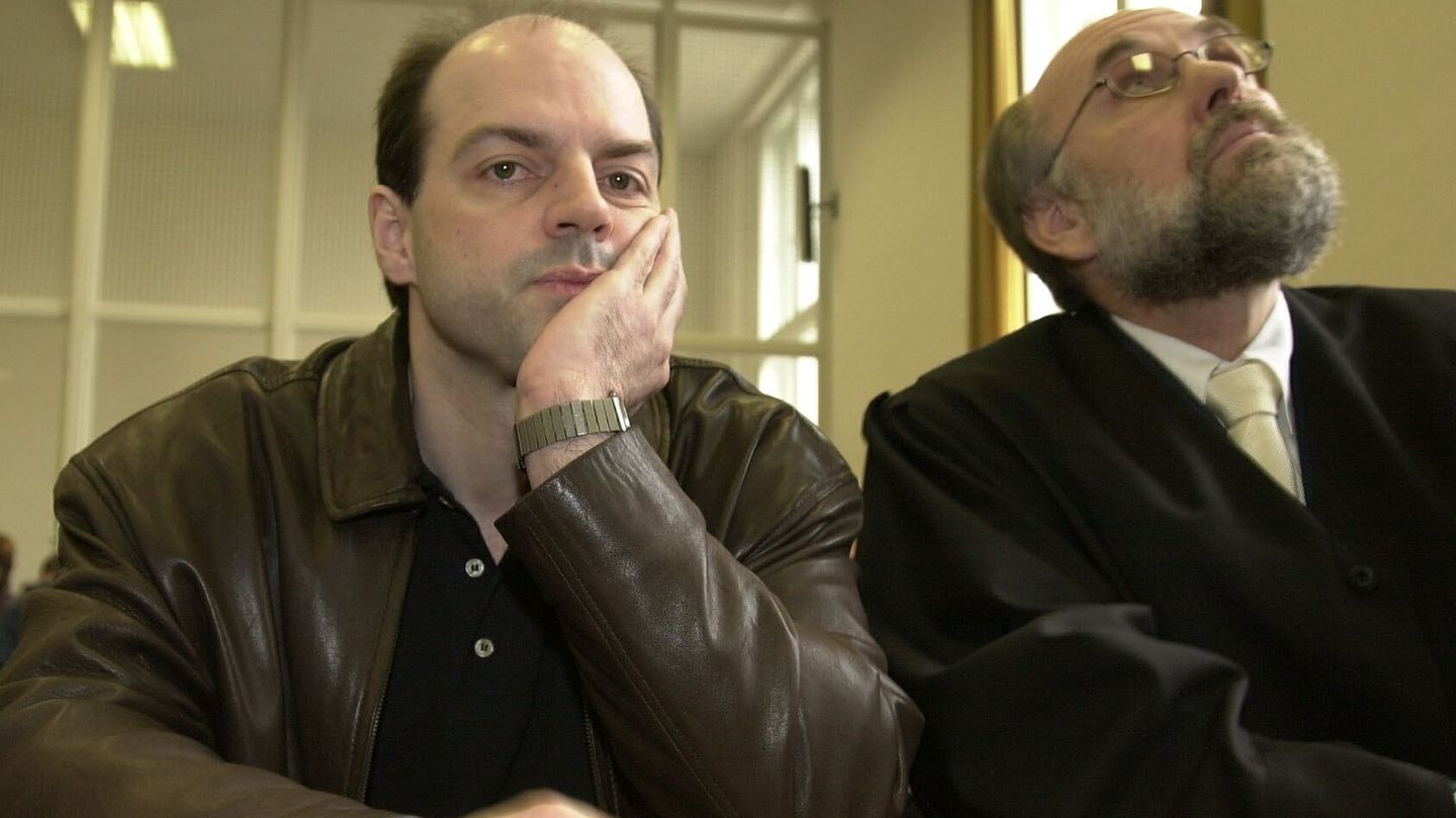 Thomas Drach wurde als Haupttäter der Reemtsma-Entführung identifiziert. Er kann erst nach jahrelanger Fahndung im März 1998 in Argentinien verhaftet werden. Im Juli 2000 wird er an Deutschland ausgeliefert. Im März 2001 wird Drach zu 14 Jahren und sechs Monaten Haft verurteilt. Der Berufskriminelle wird 2021 wegen versuchten Mordes und schweren Raubs zu 15 Jahren Freiheitsstrafe mit anschließender Sicherungsverwahrung verurteilt. Die anderen Mittäter Wolfgang K. und Peter R. werden zu zehneinhalb und fünf Jahren Gefängnis verurteilt. Ein weiterer Komplize, Piotr L., stellt sich der Polizei und erhält sechs Jahre Haft.