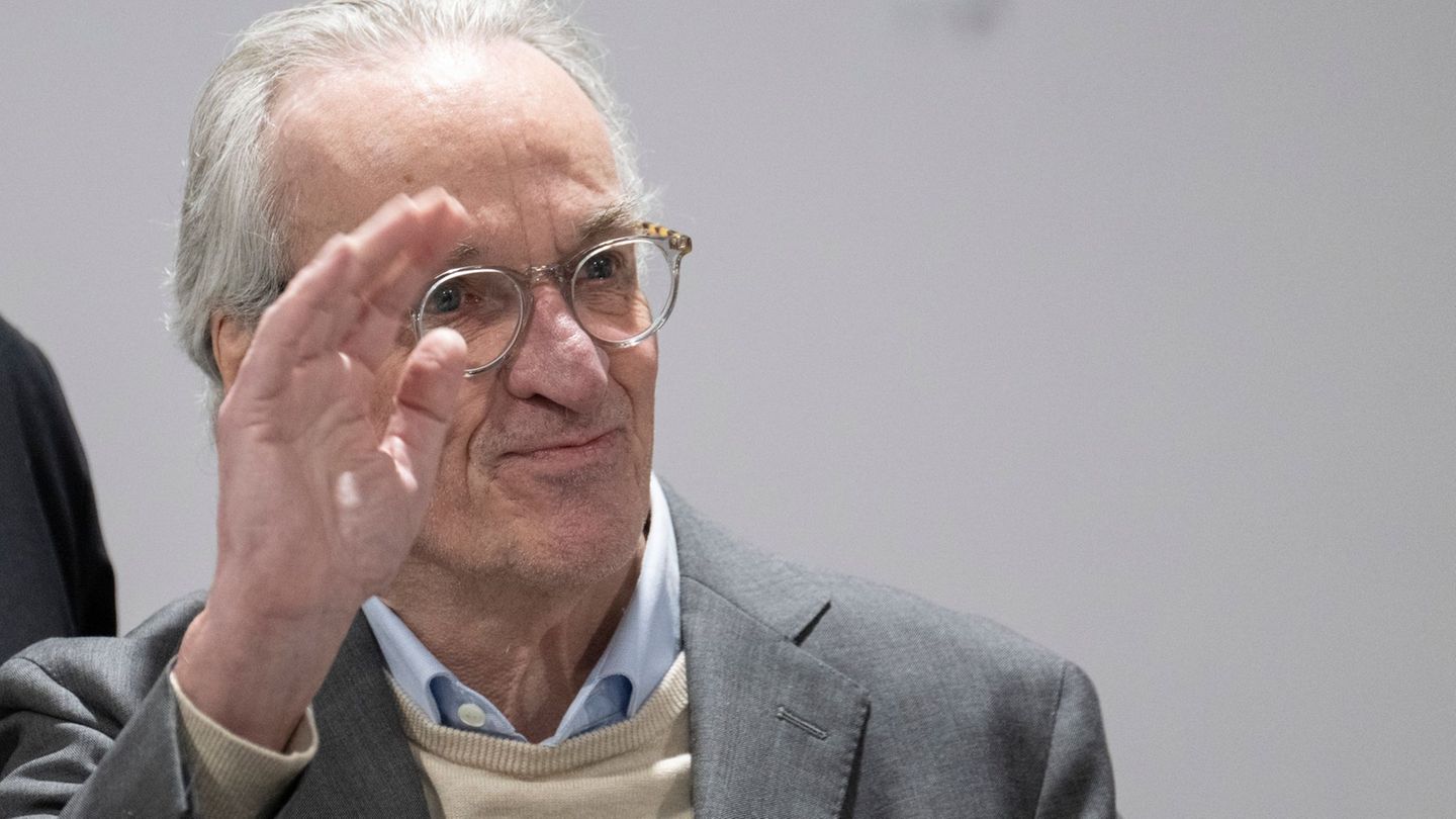 Der Hauptangeklagte Heinrich XIII. Prinz Reuß erzählte von den Treffen auf seinem Jagdschloss in Thüringen. (Archivbild) Foto: B