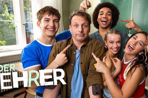 "Der Lehrer" und seine Schüler, von links: Max Mazur (Luke Matt Röntgen), Stefan Vollmer (Hendrik Duryn), Noah (Leon Ndiaye),