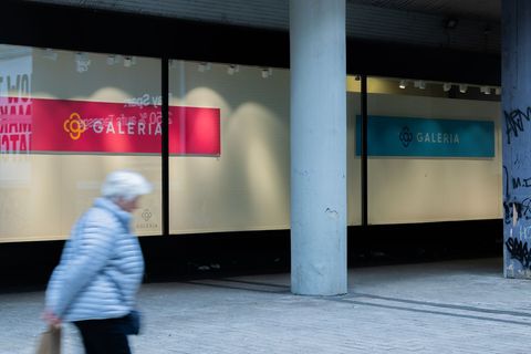 Wie ernst ist die Situation bei Galeria? Das würden auch die Beschäftigten gern wissen. Foto: Rolf Vennenbernd/dpa