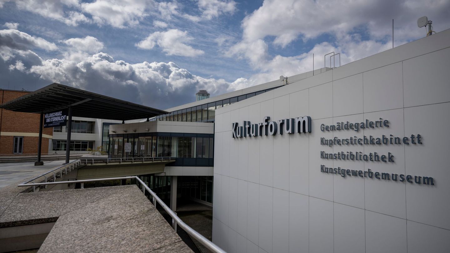 Das Kupferstickabinett konnte dank eines Preisgeldes zwei neue Werke ankaufen. (Archivbild) Foto: Monika Skolimowska/dpa