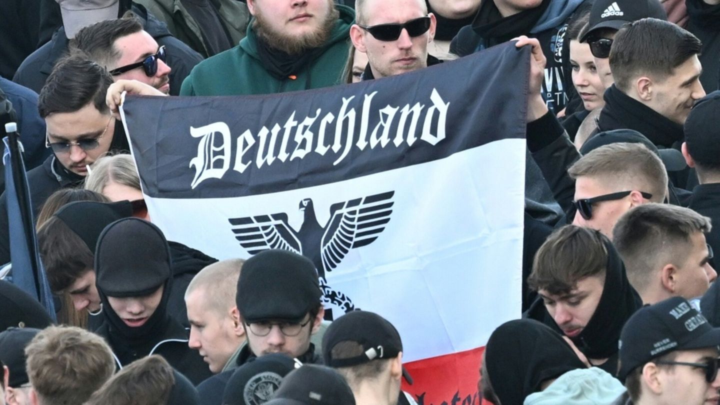 Rechtsextreme bei Demonstration