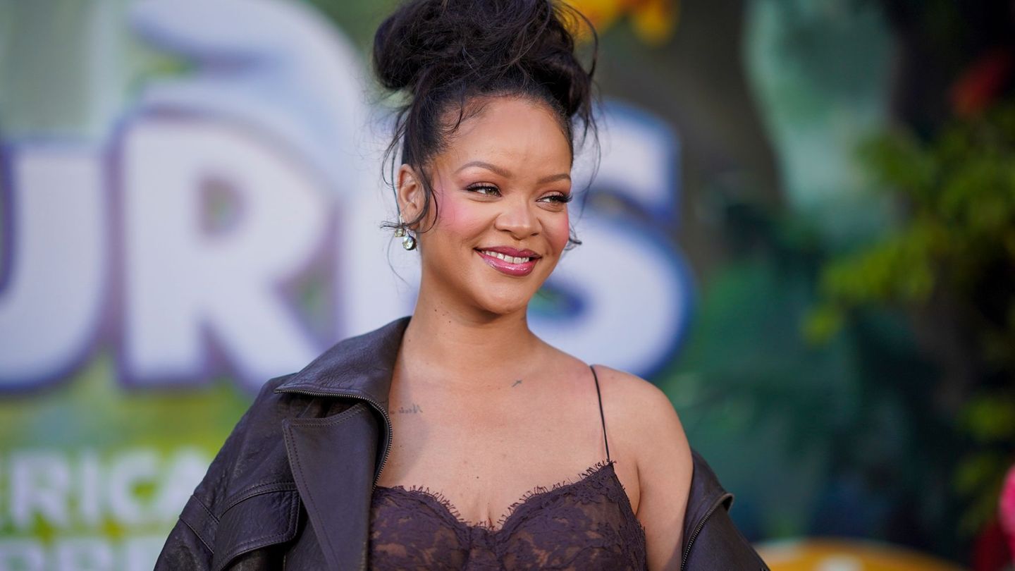 Leute: Rihanna erstmals mit drittem Kind auf Magazin-Cover