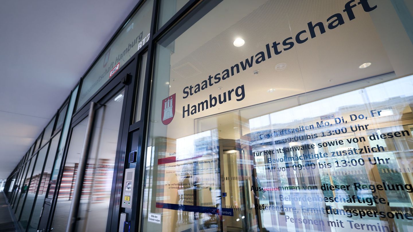 Die Staatsanwaltschaft Hamburg hat Anklage gegen einen Jugendlichen erhoben, der Mädchen über soziale Medien zu sexuellen Handlu