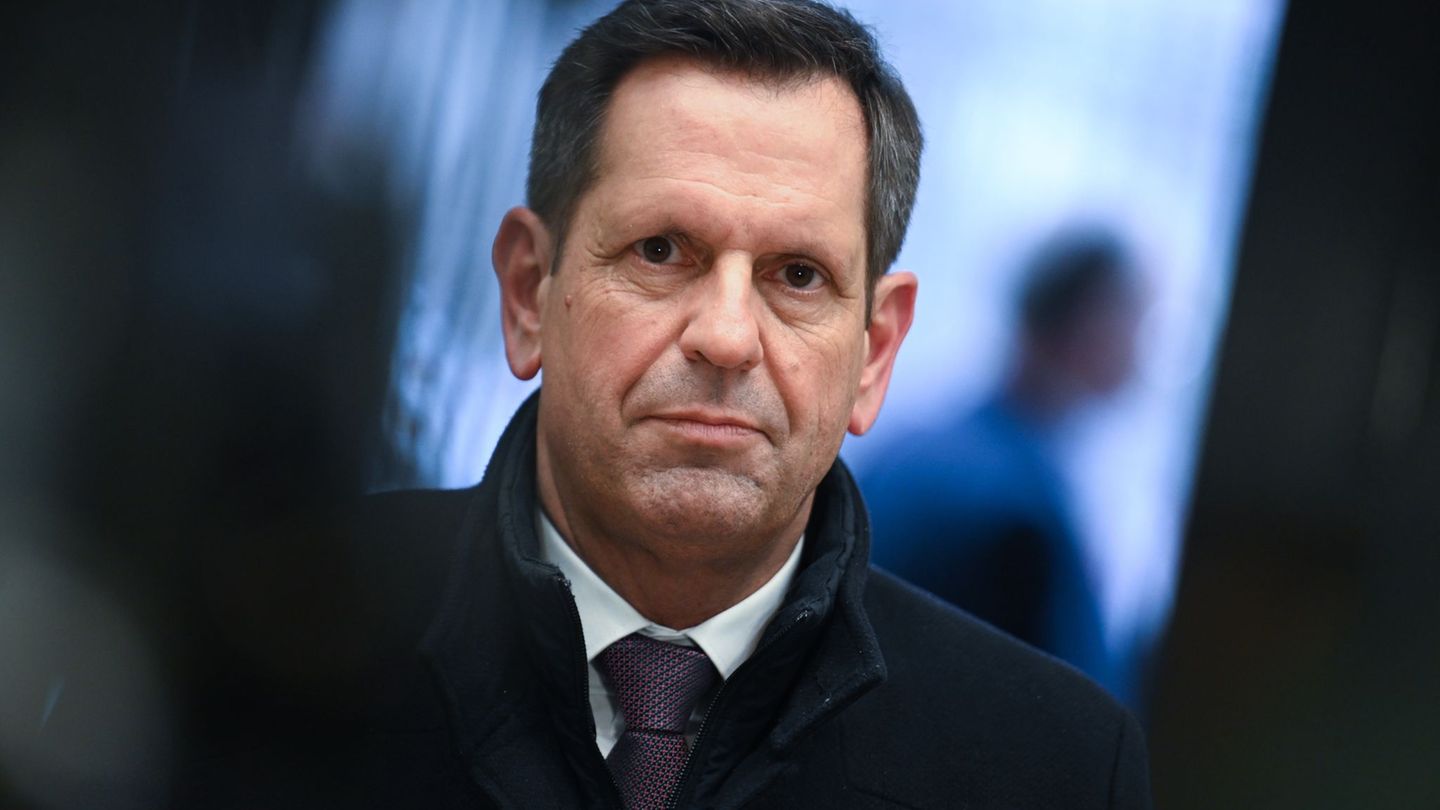 Ministerpräsident Lies stellt klar: Niedersachsen steht zur Verteidigungsindustrie. (Archivbild) Foto: Britta Pedersen/dpa