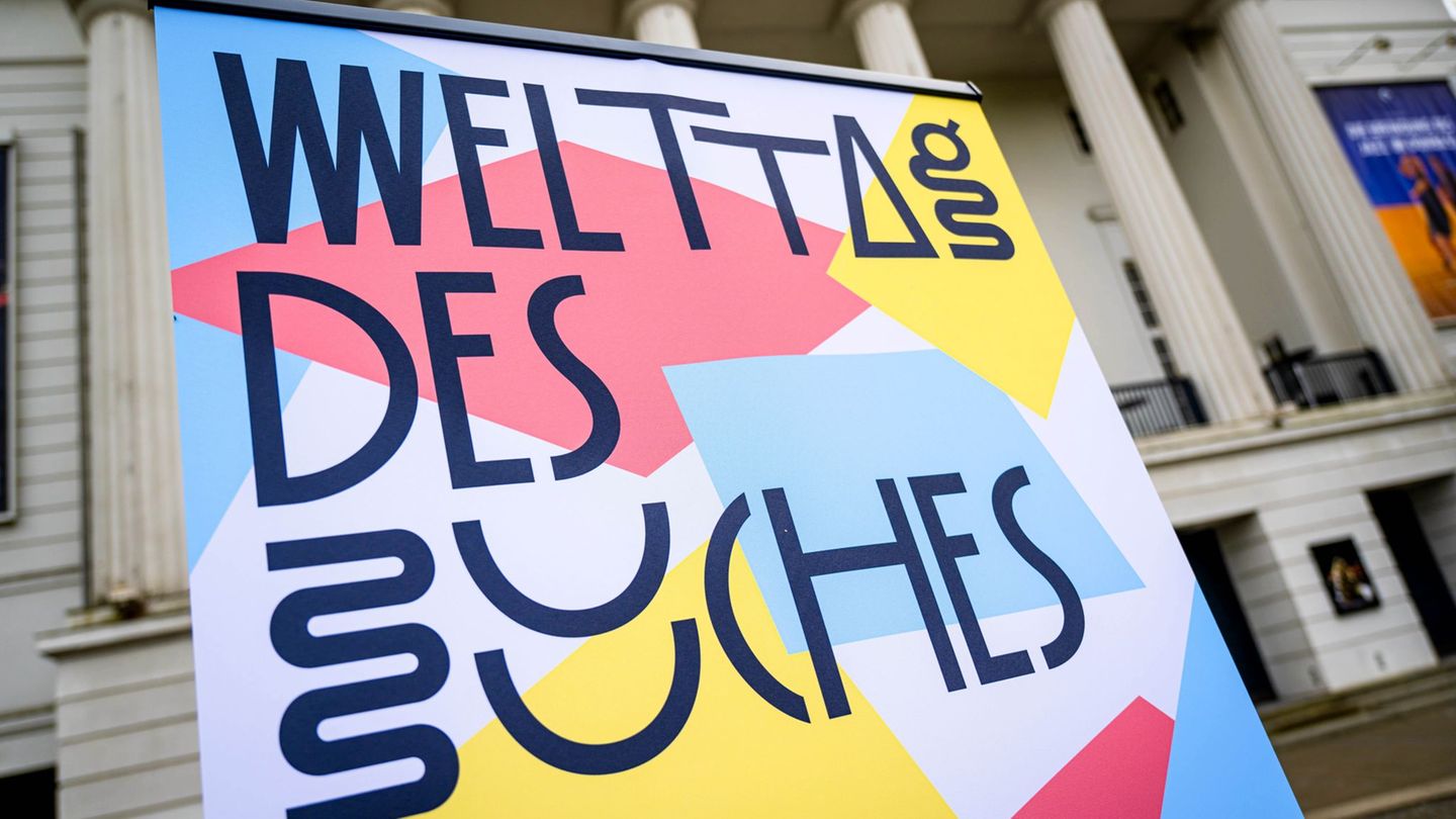 Die Stiftung Lesen verschenkt zum Welttag des Buches Bücher für Viert- und Fünfklässler. (Symbobild) Foto: Sina Schuldt/dpa