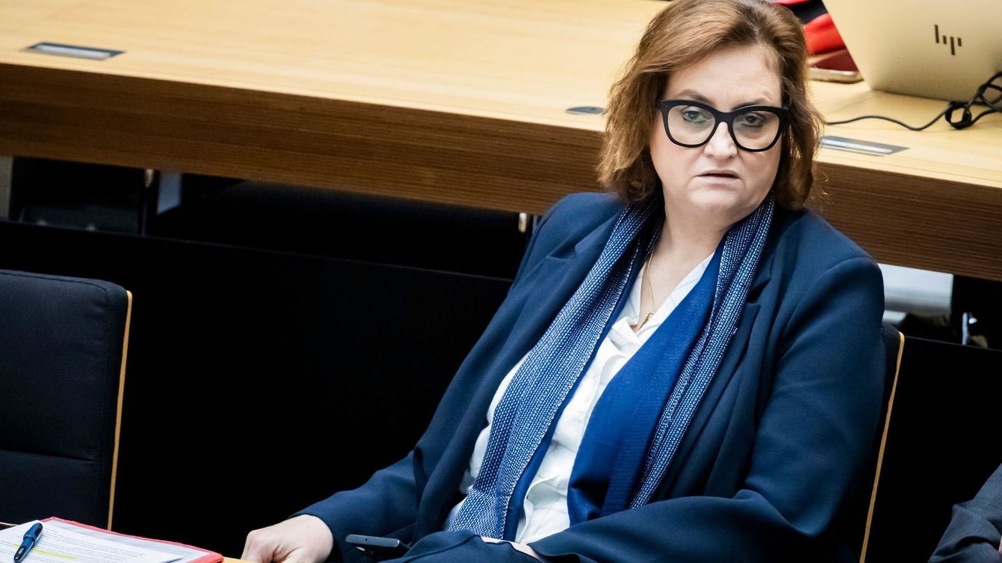 Gesundheitssenatorin Ina Czyborra (SPD) sieht die Sparpläne aus dem Bundesgesundheitsministerium kritisch. (Archivbild) Foto: Ch