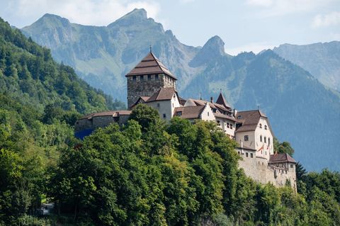 Schloss Vaduz, Heimat des Fürstenhauses Liechtenstein: Der Finanzplatz im Herzen Europas liegt im Auswanderer-Ranking auf Platz neun