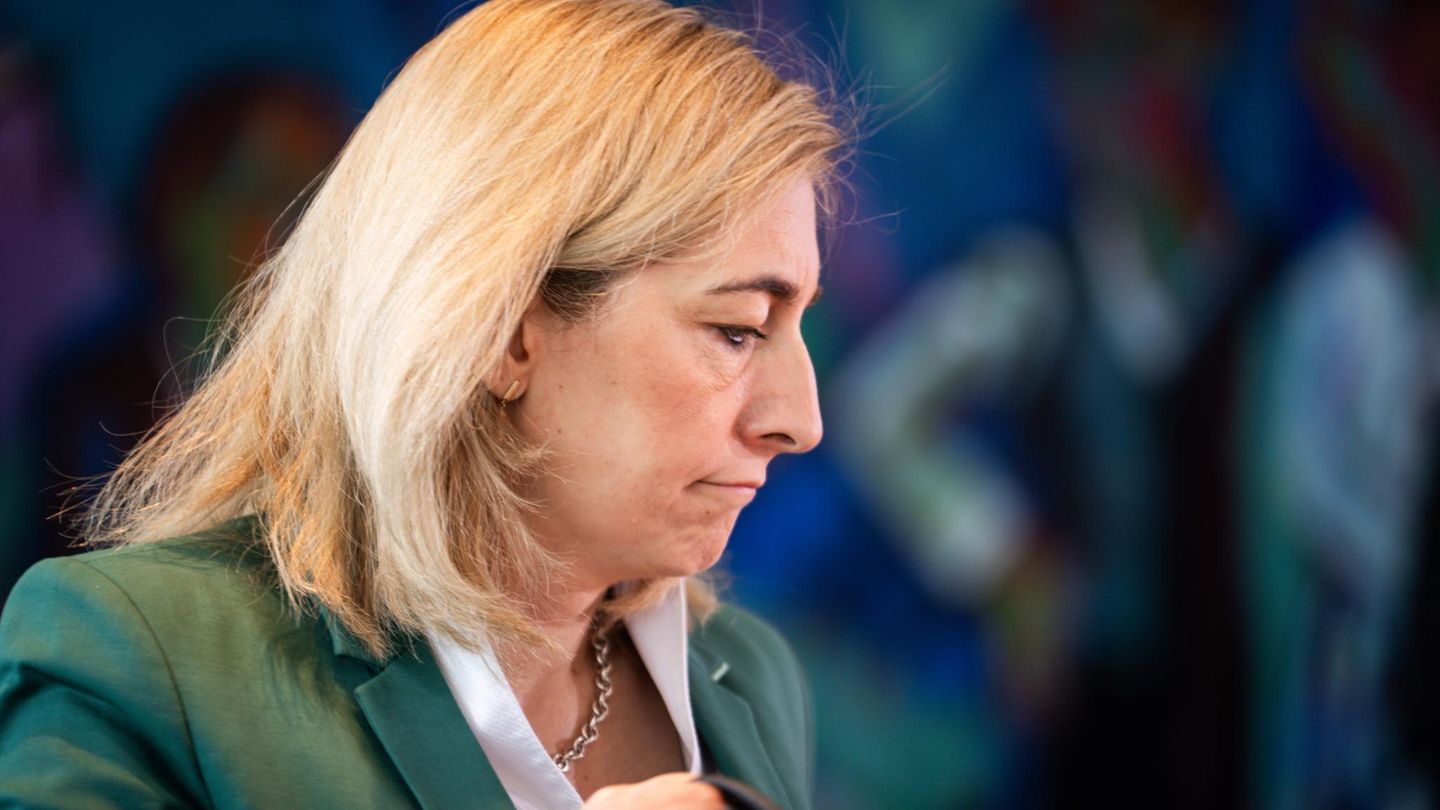 Bundesgesundheitsministerin Nina Warken arbeitet an einer Pflegereform