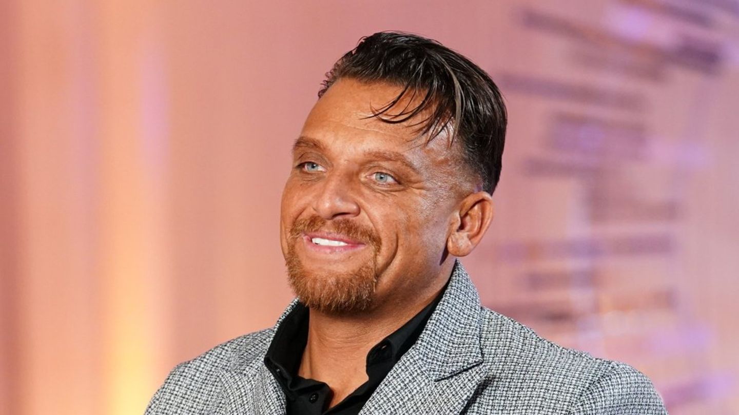 Menowin Fröhlich lächelt