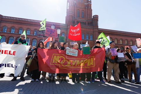 Das Bündnis NOlympia will ein Volksbegehren erreichen. Foto: Carsten Koall/dpa