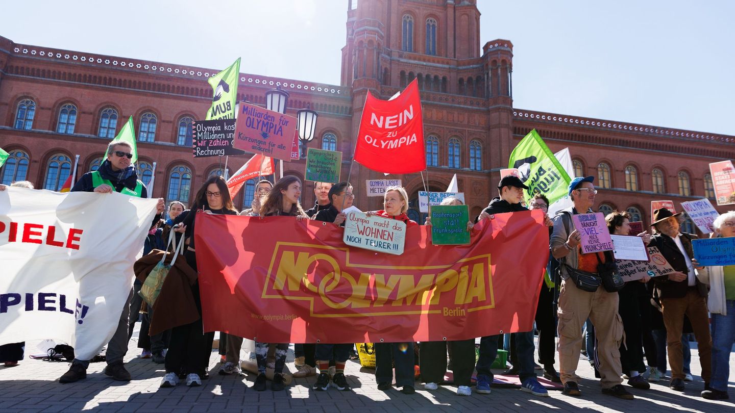 Das Bündnis NOlympia will ein Volksbegehren erreichen. Foto: Carsten Koall/dpa