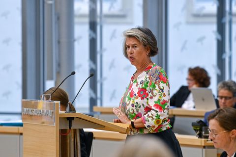 Wer sich integriert habe und seinen eigenen Lebensunterhalt verdiene, bleibe willkommen, sagt Innenministerin Tamara Zieschang (