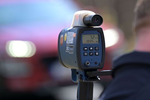 Insgesamt 7.876 Verstöße gegen das Tempolimit hat Sachsens Polizei im Rahmen von Kontrollen bei der Aktionswoche "Speed" auf Str