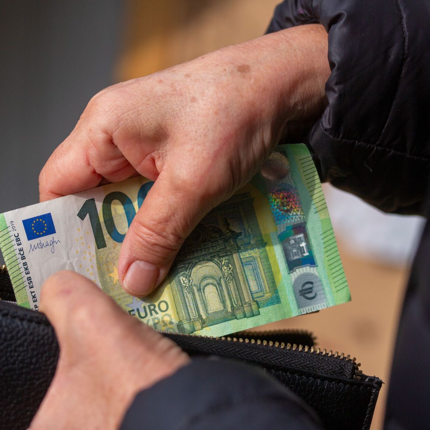 Die Rolle der gesetzlichen Rente könnte künftig weiter schrumpfen. (Symbolbild) Foto: Fernando Gutierrez-Juarez/dpa