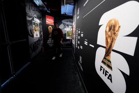 Die Tickets für die Fußball-WM 26 sind begehrt - und teuer.