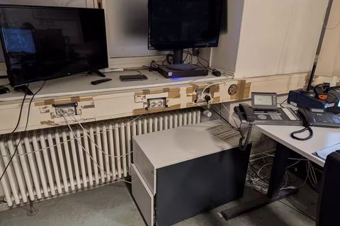 Die Berliner Gewerkschaft der Polizei beklagt unerträgliche Arbeitsbedingungen und einen eklatanten Platzmangel in den Räumen de