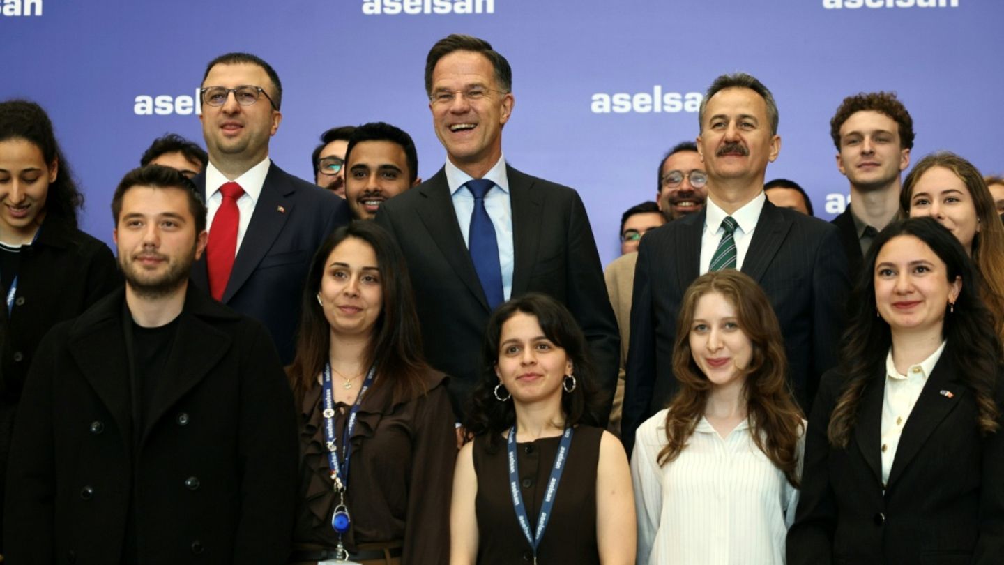 Rutte beim Besuch des Rüstungsunternehmens Aselsan