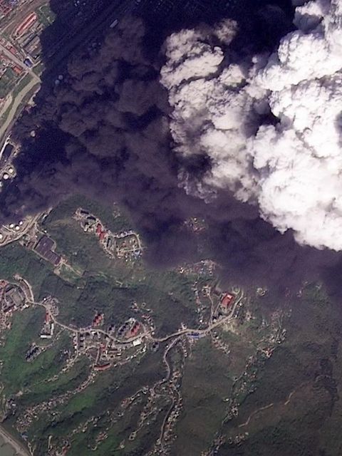 Raffinerie in Flammen: Satellitenbilder zeigen gigantische Rauchwolke