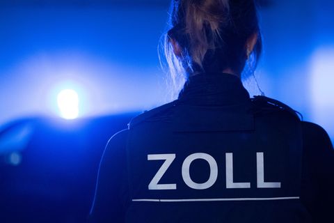 Zollfahnder haben im Zusammenhang mit Geldwäsche und Drogenhandel zwei teure Sportwagen sichergestellt. (Symbolbild) Foto: Leoni