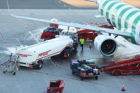 Kerosin Flugzeug Reise