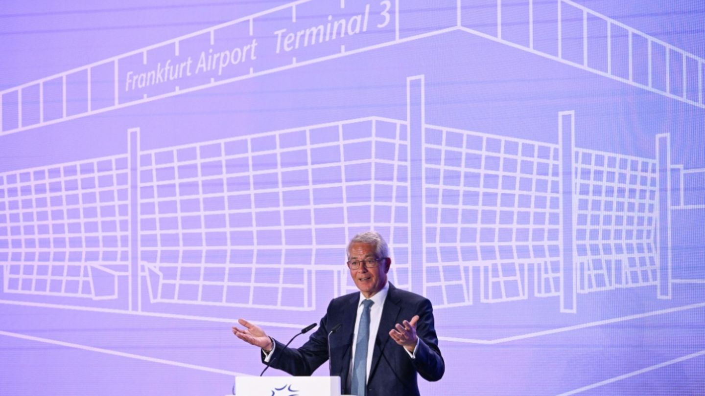 Fraport-Chef Stefan Schulte bei der Eröffnungsfeier