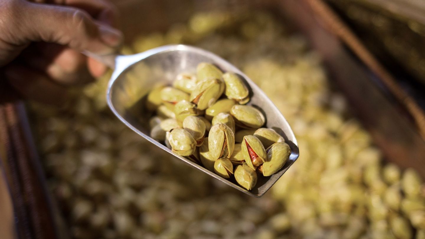 Aus Pistazien wird eine beliebte Creme gemacht. (Symbolbild) Foto: Christian Charisius/dpa/dpa-tmn