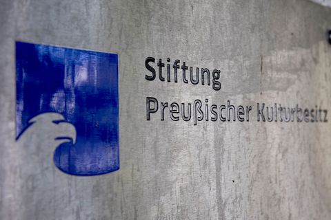 Die Stiftung ließ die Herkunft Hunderter Schädel untersuchen. (Archivbild) Foto: Christoph Soeder/dpa