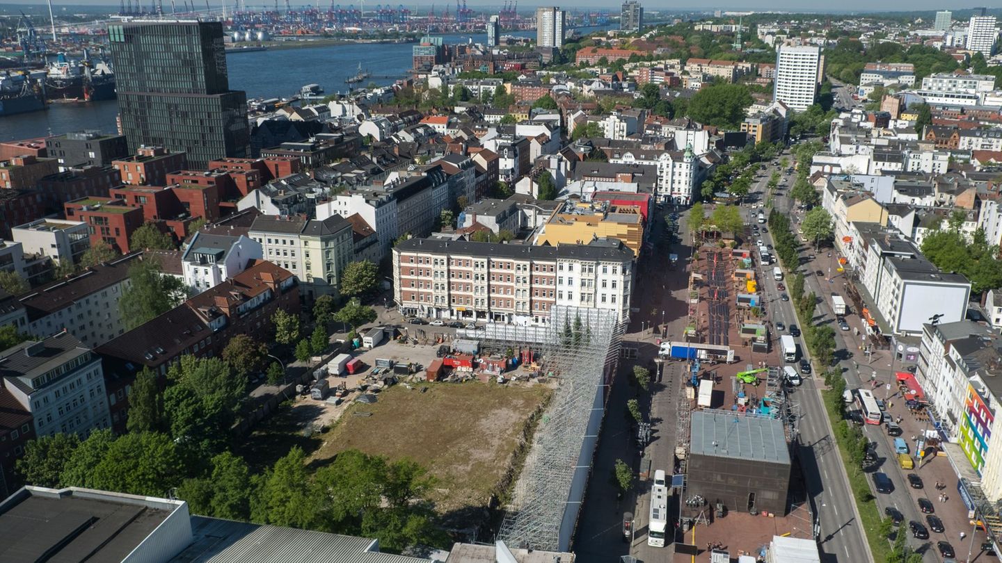 Wegen unhaltbarer Zustände haben die Behörden zwei Wohnunterkünfte an der Hamburger Reeperbahn mit sofortiger Wirkung geschlosse