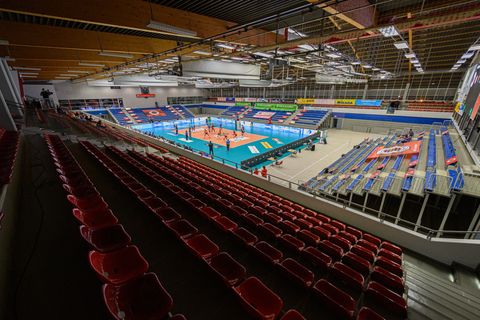 Die Sanierung der Margon-Arena fördert der Bund mit 2,25 Millionen Euro. (Archivbild) Foto: Robert Michael/dpa-Zentralbild/dpa