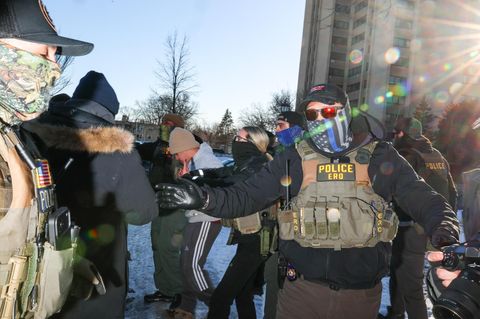 Ein ICE Beamter in Aktion